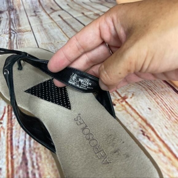 Aerosoles Black Leather Strappy Low Wedge Flip Flop Sandals Sz 7 - Picture 6 of 8